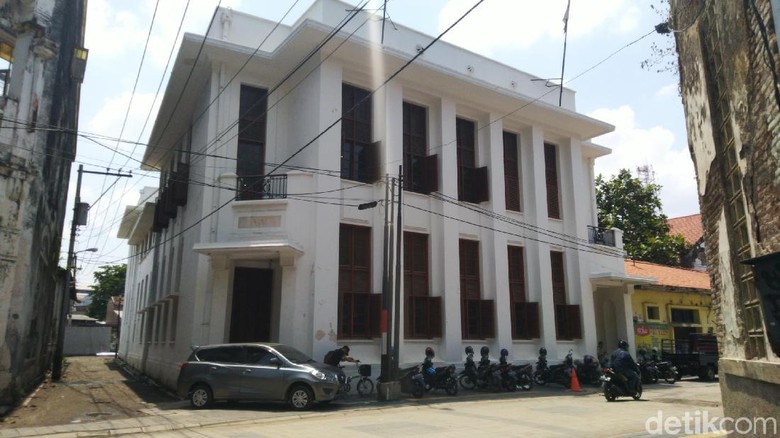Melihat Bekas Kantor iRajai Gula di iKotai Lama iSemarangi Melihat Bekas Kantor iRajai Gula di iKotai Lama iSemarangi