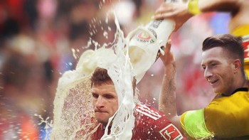 Dortmund pun sukses menyiram Bayern dengan kekalahan. Foto: Instagram/brfootball