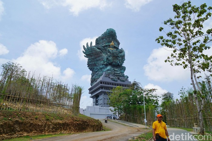 Garuda Wisnu Kencana Garuda Wisnu Kencana