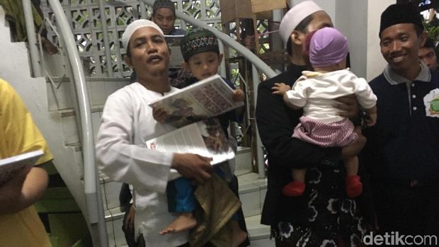 Buku Karya Prabowo Dibagikan Usai Silaturahmi di Tanah Abang