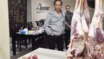 Di Bandung Presiden Jokowi Jajan Sate Kambing dan Tempe Mendoan