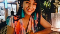 Wanita 27 tahun ini sering membagikan momen kulinerannya di Instagram. Termasuk saat asyik makan malam dengan kwetiau. Nyamm! Foto: Instagram fannyghassani