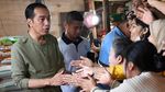 Foto: Sama-sama ke Pasar Hari Ini, Ini Beda Gaya Jokowi dan Sandiaga