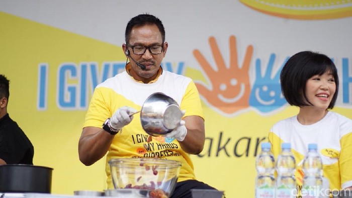 Sebelum kena diabetes, Chef Bara menganjurkan untuk jaga pola makan sejak sekarang (Foto: Annissa Widya Davita/detikHealth) Sebelum kena diabetes, Chef Bara menganjurkan untuk jaga pola makan sejak sekarang (Foto: Annissa Widya Davita/detikHealth)