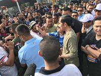 Awali Hari, Jokowi Belanja ke Pasar Ditemani Ridwan Kamil