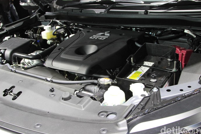Mobil Pikap Mitsubishi Yang Kini Bertampang Pajero Sport Dan Xpander Foto 10