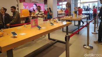 Pada pembukaan pertamanya Xiaomi memberikan harga yang miring apalagi bertepatan dengan Harbolnas.  Foto: detikINET/Josina