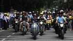 Foto: Gaya Jokowi Tunggangi Motor hingga Ontel di Bandung