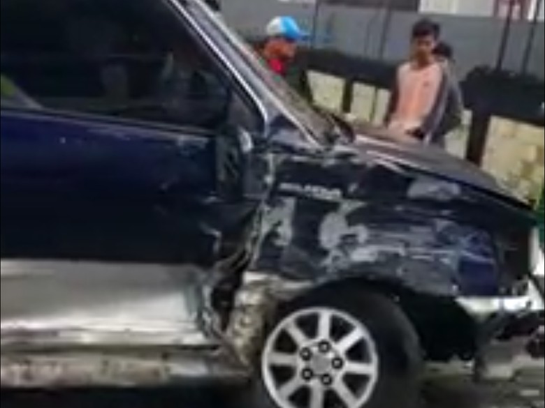 Kecelakaan Arah Puncak Bogor 3 Mobil Ringsek