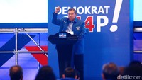 Momen SBY saat memberikan pidatonya di kegiatan pembekalan caleg DPR RI dari Demokrat.
