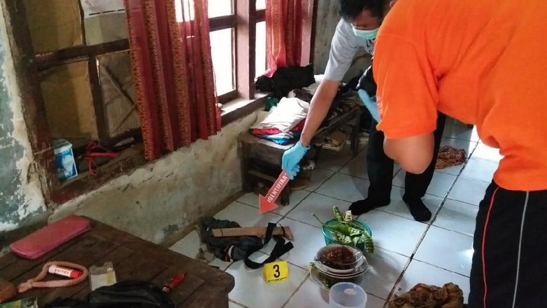 Pembunuh Ibu Tiri di Pandeglang Jalani Tes Kejiwaan Pembunuh Ibu Tiri di Pandeglang Jalani Tes Kejiwaan