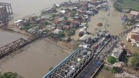 Pemerintah Provinsi (Pemprov) Jawa Barat pun telah menetapkan status siaga satu bencana banjir dan longsor.