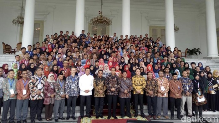 Jokowi Bertemu Peserta Kongres Pemuda di Istana Bogor