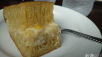 Empuk Wangi! Martabak Isi Jasuke Durian dari Cirebon