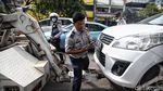 Parkir Sembarangan, Dishub Derek Mobil di Tamansari