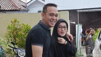 Kasus Lyra Virna dan ADA Tour kembali memanas. Hal itu diakibatkan sikap pemilik travel tersebut yang disebut sengaja mengulur-ngulur persidangan.  Foto: Ismail/detikFoto