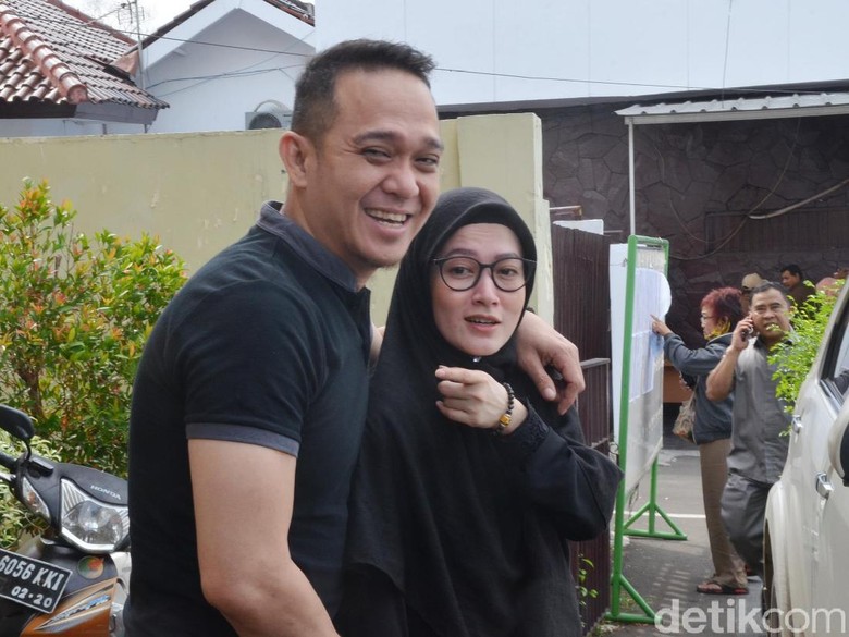 Foto: Fadlan dan Lyra Virna (Ismail/detikFoto) Foto: Fadlan dan Lyra Virna (Ismail/detikFoto)