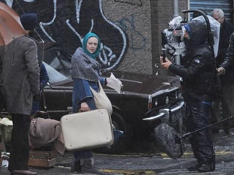 Akting Jadi Muslim, Ini Penampilan Dakota Fanning Pakai Hijab