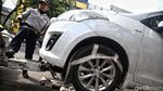 Parkir Sembarangan, Dishub Derek Mobil di Tamansari