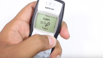 Ada beberapa game sederhana buat hiburan. Foto: YouTube