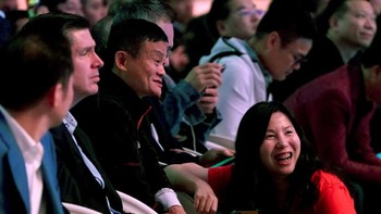 Ini adalah penampilan terakhir Jack Ma sebagai chairman Alibaba. Tahun depan, orang terkaya China ini akan mundur sepenuhnya dari Alibaba dan berencana berkiprah di bidang kemanusiaan. Foto: Reuters