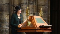 Perdana Menteri Inggris Theresa May pun hadir dan memberikan sambutan dalam acara peringatan 100 tahun berakhirnya Perang Dunia I di Westminster Abbey, Inggris. Paul Grover/Pool via Reuters.