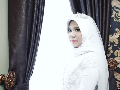 Potret Haru Wanita Viral yang Menikah Sendiri, Calon Suami Korban Lion Air