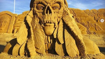 Keren! Tapi kalau diliat malam-malam seram juga sih ini. (Foto: Brightside)