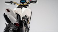 CB125X dan CB125M mengambil basis dari CB125R, yang punya mesin 125 cc SOHC satu silinder berpendingin cairan, dengan muntahan power 13,3 dk di 10.000 rpm dan torsi puncak 10 Nm pada 8.000 rpm. Foto: Dok. Honda