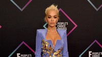 Penampilan mempesona Rita Ora yang seksi. Matt Winkelmeyer/Getty Images