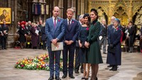 Pangeran William bersama sang istri Kate Middleton dan Pangeran Harry bersama sang istri Meghan Markle turut hadir dalam momen peringatan tersebut. Paul Grover/Pool via Reuters.