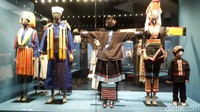 Saat ini museum ini memiliki 35 ribu buah koleksi, yang terdiri dari drum perunggu kuno, pakaian kelompok etnis, tenun brokat dan bordir, alat-alat produksi, kerajinan rakyat dan tempat tinggal rakyat, dll. (Rita Uli/detikTravel)