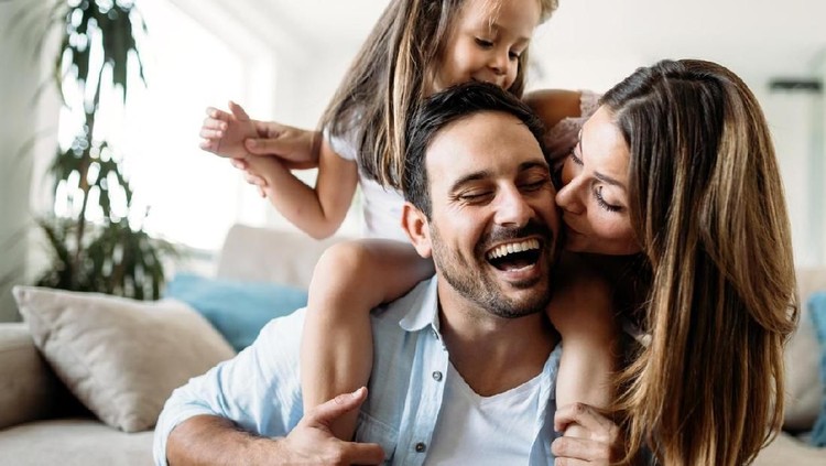 Apa Ungkapan Kasih yang Ingin Bunda Sampaikan ke Suami Tercinta? Apa Ungkapan Kasih yang Ingin Bunda Sampaikan ke Suami Tercinta?