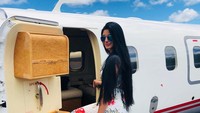 Jet pribadi mewah pun jadi pelengkap liburan Sthefany. (sthefanygutierrez1/Instagram)
