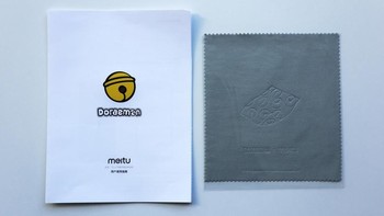 Aksesori bonus yang diberikan. Foto: Sina Mobile