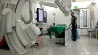 Kelemahan pertama adalah penggunaan heparin. Seharusnya, heparin dalam dosis kecil digunakan untuk menjaga ujung kateter tetap terbuka. Foto: Widiya Wiyanti/detikHealth