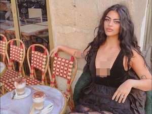Terlalu Seksi, Traveler Ini Tak Boleh Masuk Museum Louvre
