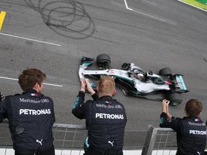 Hamilton Menangi GP Brasil