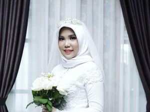 Viral Potret Wanita Menikah Sendirian, Calon Suami Jadi Korban Lion Air
