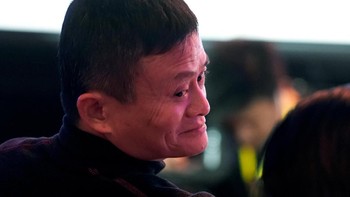 September 2019: Jack Ma mengundurkan diri dari posisi Chairman Alibaba seperti yang sudah diumumkan setahun silam dan akan berkiprah di bidang filantrofi. Dia digantikan oleh Daniel Zhang. Foto: Reuters