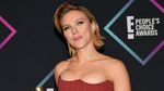 Gaya Seksi Scarlett Johansson di Peoples Choice Awards 2018