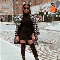Blogger kelahiran Montenegro, Amra Olevic memikat dunia dengan ketertarikannya pada fashion dan kecantikan. Si pemilik followers 5,6 juta user ini dihargai US$ 9 ribu atau Rp 132 juta untuk setiap postingannya. Dok. Instagram/@amrezy