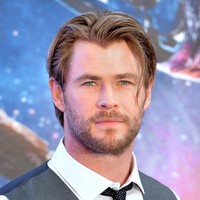 Dilansir Independent, seorang psikiater bernama Dr Aikarakudy Alias mengungkapkan bahwa pria yang memiliki rambut tubuh yang lebat, IQ nya lebih tinggi. Studi yang dilakukannya terhadap mahasiswa kedokteran di Amerika menemukan 45 persen dokter muda rambut tubuhnya sangat tebal, jika dibandingkan dengan pria secara umum. Foto: Anthony Harvey/Getty Images