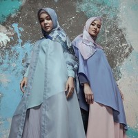 Seperti Zaskia Adya Mecca hingga Natasha Rizky, Dewi Sandra ikut terjun di bisnis busana muslim. Artis cantik ini meluncurkan brand busana muslim bernama DOA. Foto: Instagram_Doa.Indonesia