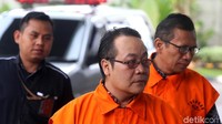 Sejumlah anggota DPRD Kota Malang itu terjerat kasus korupsi terkait uang ketok palu dalam pengesahan RAPBD-P Kota Malang tahun 2015.