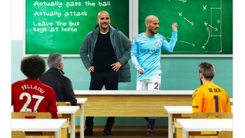 Guardiola dan David Silva memberi pelajaran pada pemain MU. Foto: Twitter