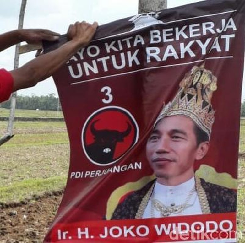 PDIP: Bisa Jadi Poster Raja Jokowi Buatan Pendukung Sendiri PDIP: Bisa Jadi Poster Raja Jokowi Buatan Pendukung Sendiri