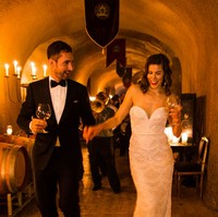 Nicole dan Kevin menikah di Napa pada 31 Oktober 2015. Pernikahan unik tersebut berlangsung tepat saat perayaan Halloween.  Foto: dok. Fotografer Jose Villa