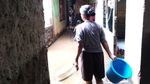 Airnya Keruh, Begini Penampakan Sisa Banjir Kampung Melayu