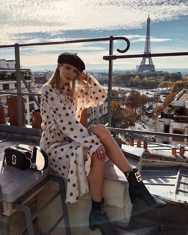 Leonie Hanne adalah seorang fashion blogger asal Jerman dengan situsnya bernama Ohh Couture. Leonie kini memiliki 1,8 juta followers dan mendapat kurang lebih US$ 5 ribu atau Rp 73 juta untuk satu kali posting. Foto: Dok. Instagram/@leonniehanne